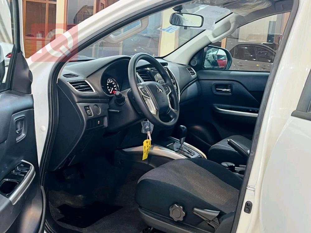 میتسوبیشی L200